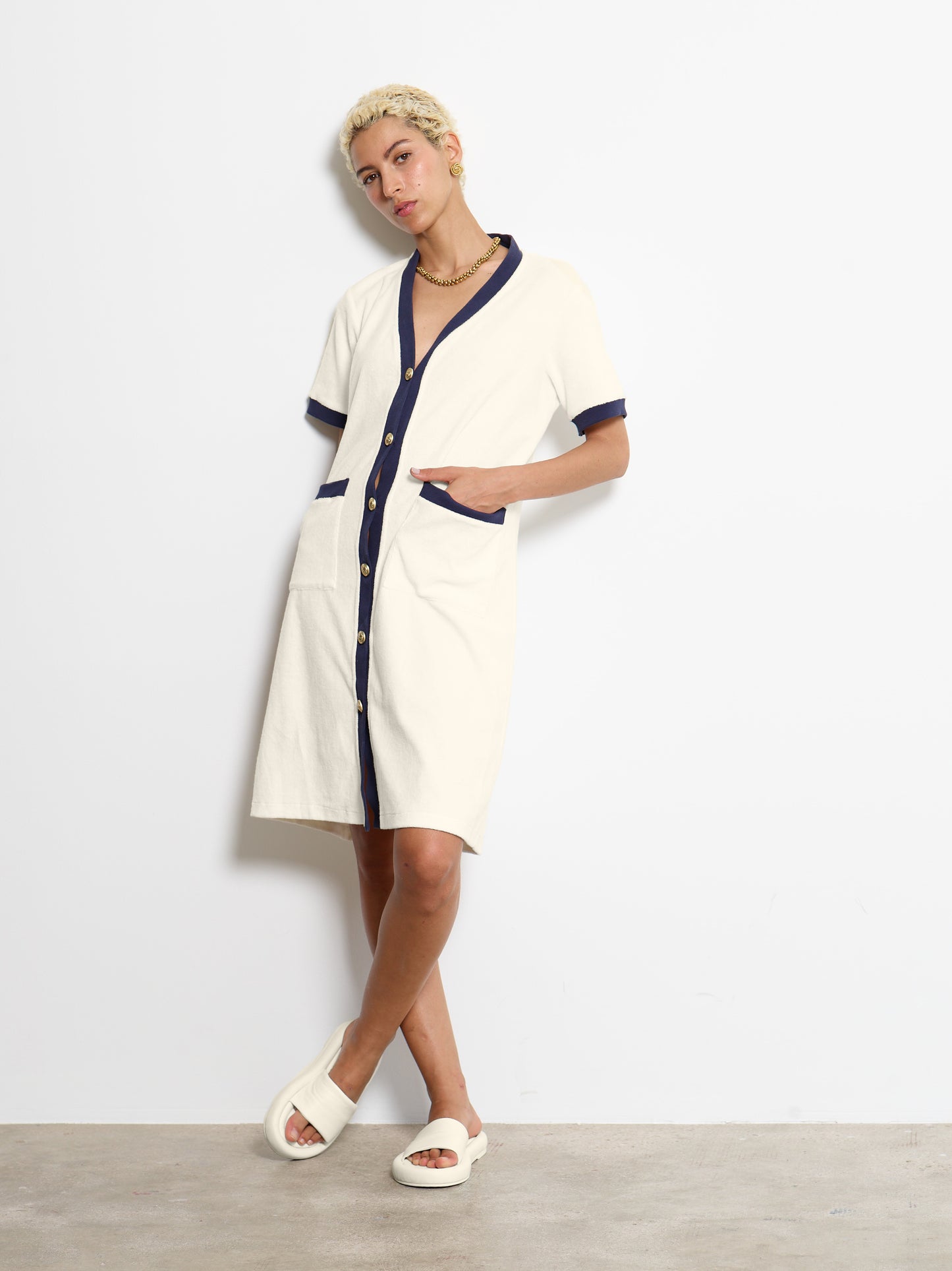 BUTTONED V NECK DREES OFF WHITE
