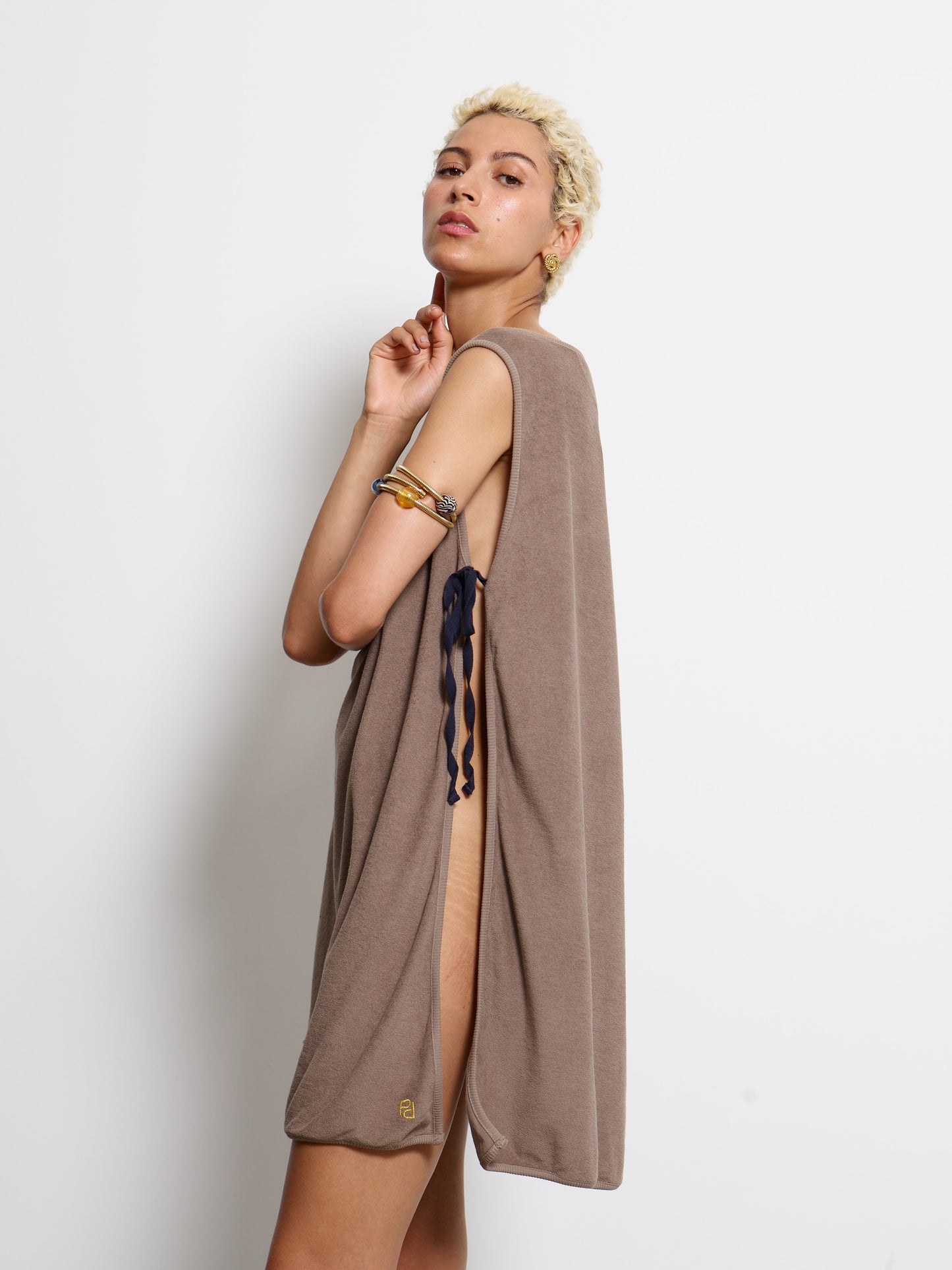 SLEEVELESS KNOTTED DRESS TAUPE